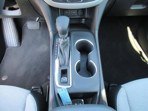 Used 2022 Chevrolet Equinox LS image 21