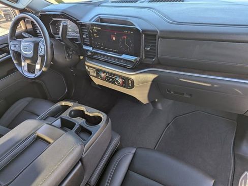 Used 2025 GMC Sierra 1500 SLT image 12