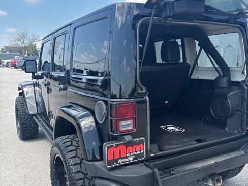 Used 2012 Jeep Wrangler Unlimited Rubicon AWD/4WD image 40