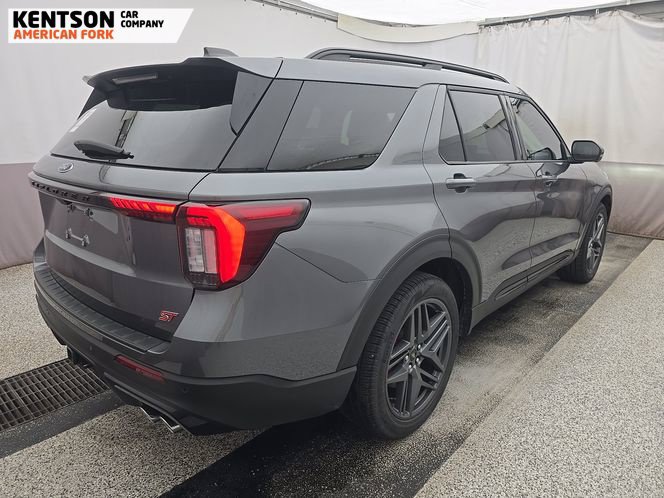Used 2025 Ford Explorer ST AWD/4WD image 4
