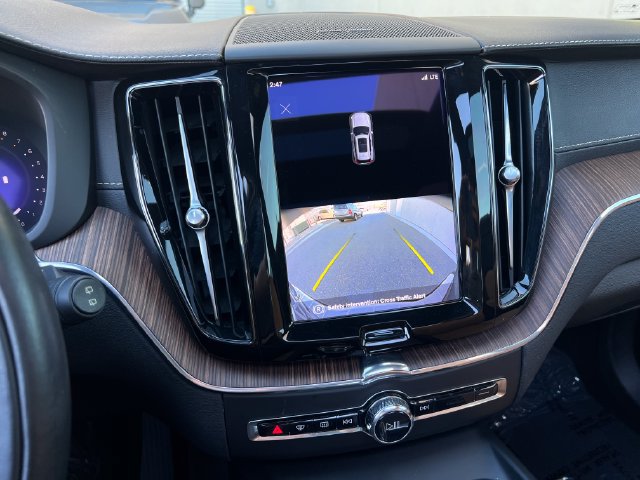 Used 2022 Volvo XC60 B5 Inscription w/ Advanced Package FWD image 23