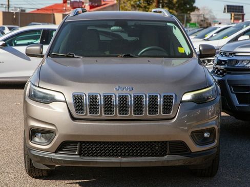 Used 2019 Jeep Cherokee Latitude w/ Popular Appearance Group image 3