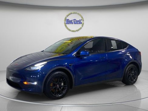 Used 2020 Tesla Model Y Long Range AWD/4WD image 1