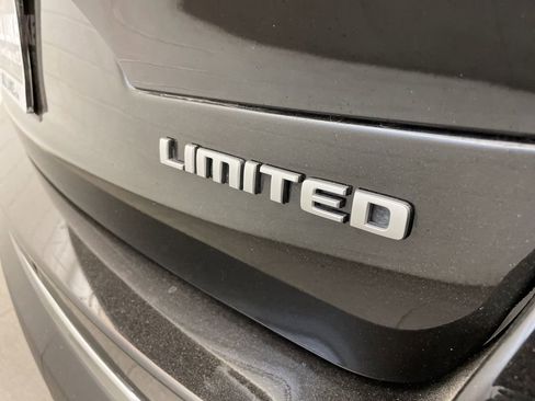 Certified 2024 Jeep Grand Cherokee L Limited w/ Luxury Tech Group II image 8