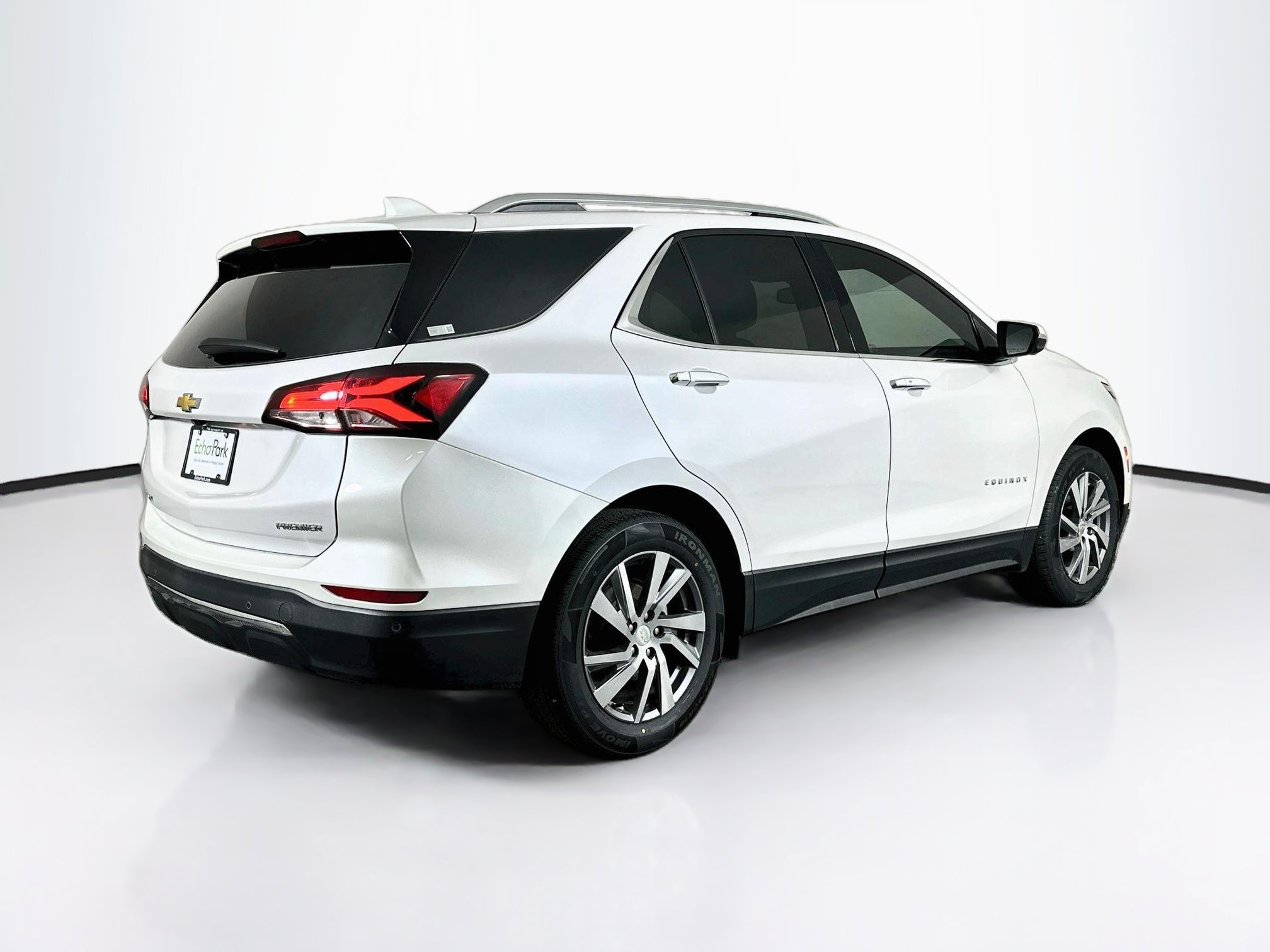 Used 2024 Chevrolet Equinox Premier FWD image 9