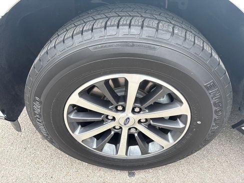 Used 2021 Ford Expedition XLT RWD image 10