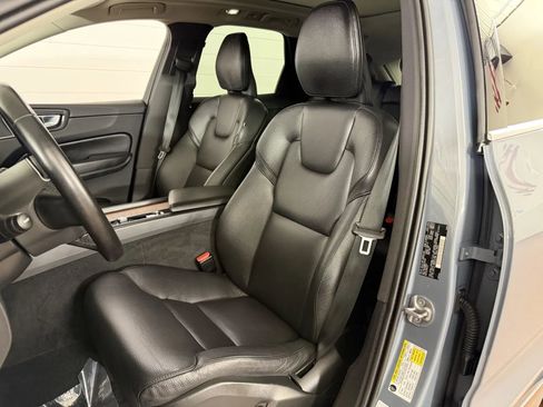 Used 2023 Volvo XC60 B5 Plus AWD/4WD image 12