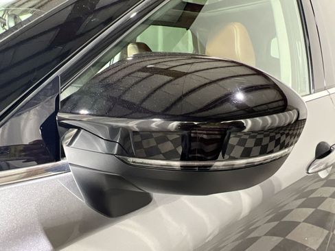 Used 2022 Nissan Pathfinder Platinum w/ Cargo Package image 14