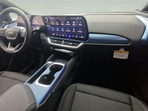 New 2026 Chevrolet Equinox EV LT image 31