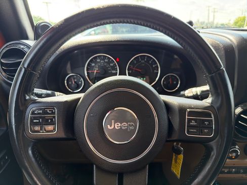 Used 2014 Jeep Wrangler Sahara w/ Connectivity Group AWD/4WD image 14