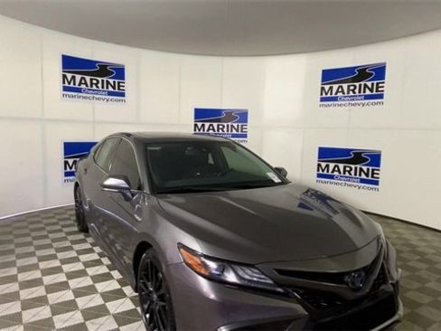 Used 2021 Toyota Camry XSE image 4