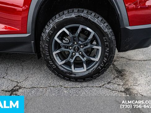 Used 2025 Chevrolet Equinox ACTIV w/ Safety and Technology Package AWD/4WD image 15