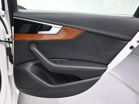 Used 2022 Audi A4 2.0T Premium image 36