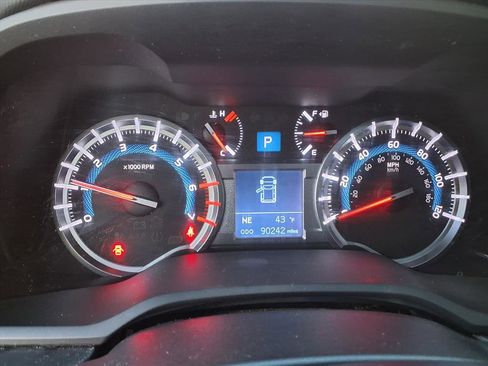 Used 2018 Toyota 4Runner SR5 image 10