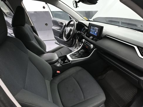 Used 2019 Toyota RAV4 LE w/ Carpet Mat Package AWD/4WD image 45