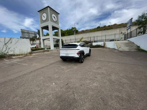 Used 2025 Hyundai Kona SEL image 15