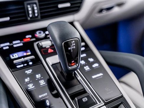Used 2022 Porsche Cayenne S image 40