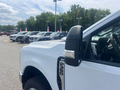 New 2026 Ford F350 XLT w/ FX4 Off-Road Package AWD/4WD image 24