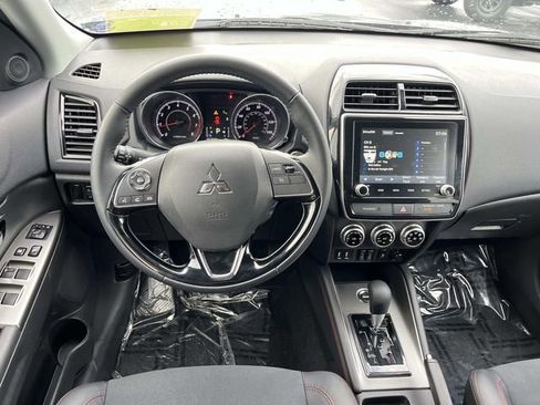 Used 2025 Mitsubishi Outlander Sport AWD image 11