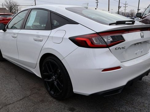 Used 2023 Honda Civic Sport image 3
