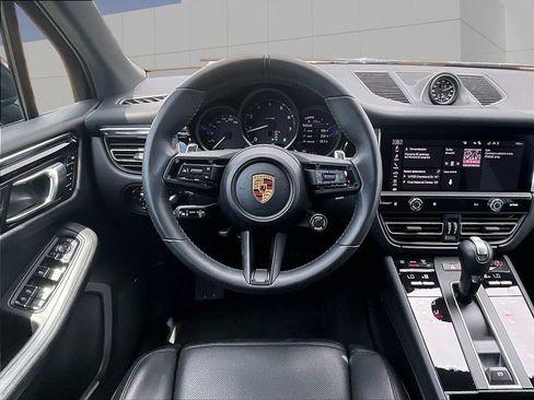 Certified 2026 Porsche Macan AWD/4WD image 13