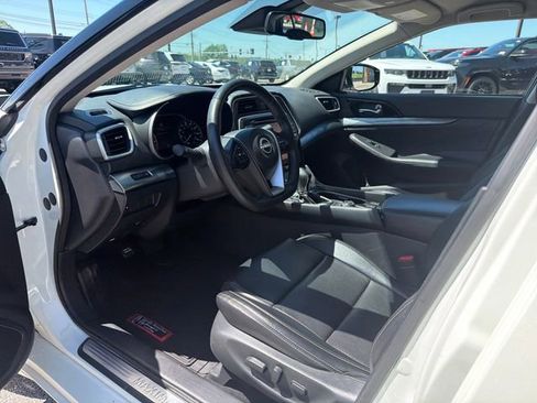 Used 2023 Nissan Maxima SV w/ Floor Mat Group FWD image 18