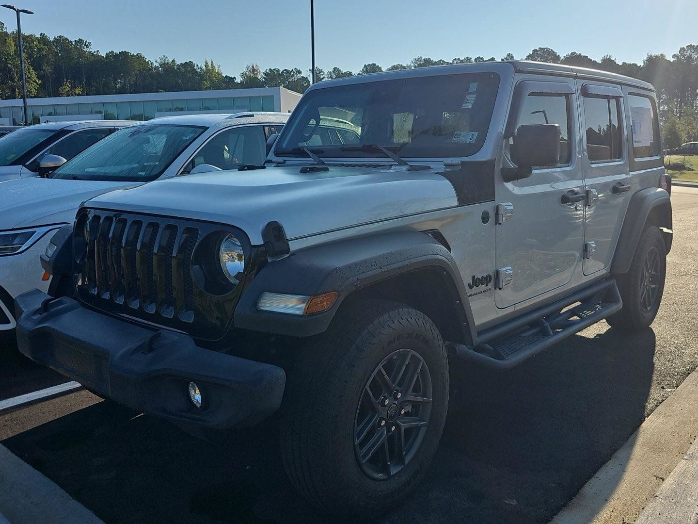Used 2024 Jeep Wrangler Unlimited Sport AWD/4WD image 2