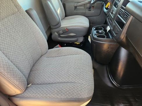 Used 2025 Chevrolet Express 3500 w/ Power Convenience Package image 17