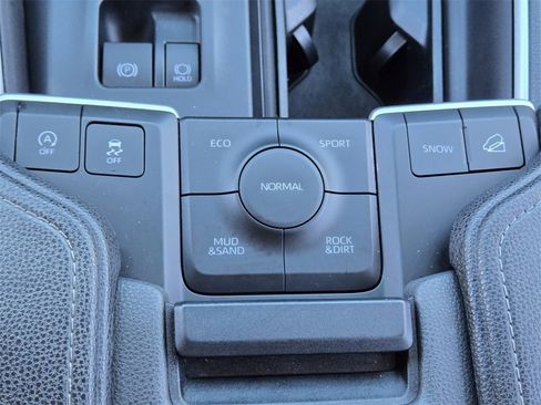 Used 2025 Toyota Grand Highlander AWD image 29