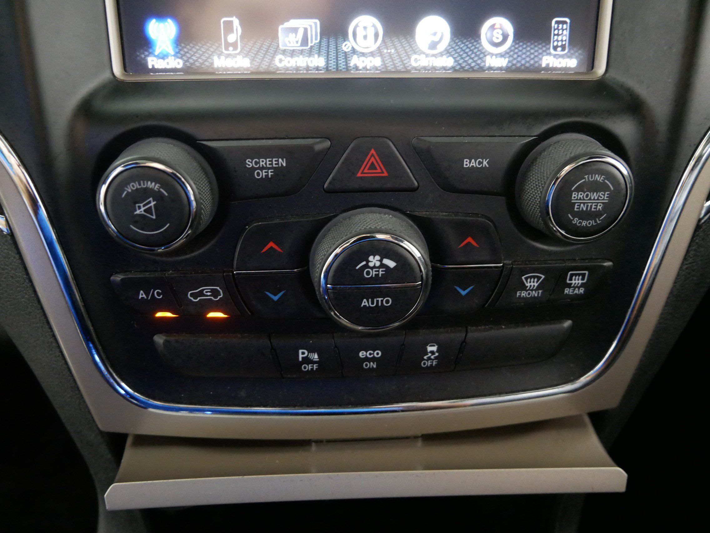Used 2015 Jeep Grand Cherokee Overland AWD/4WD image 23
