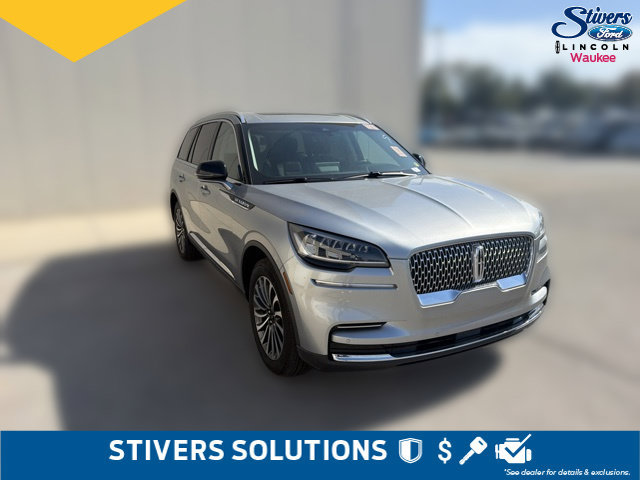 Used 2024 Lincoln Aviator AWD w/ Premium Package image 3