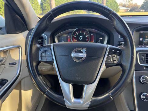 Used 2014 Volvo S60 T5 image 23