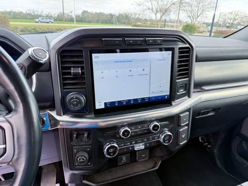 Used 2021 Ford F150 Lariat w/ Trailer Tow Package image 17