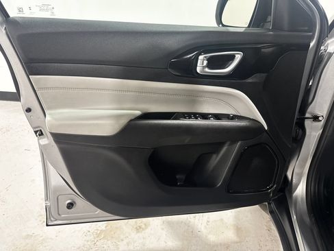 Used 2023 Jeep Compass Limited AWD/4WD image 17