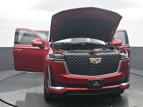 Used 2024 Cadillac Escalade Premium Luxury AWD/4WD image 52