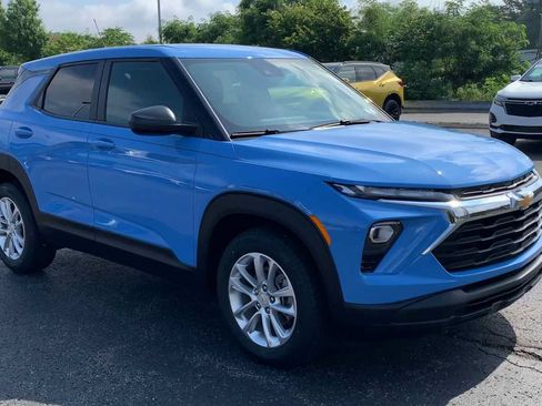 Certified 2024 Chevrolet TrailBlazer LS w/ LS Convenience Package FWD image 2