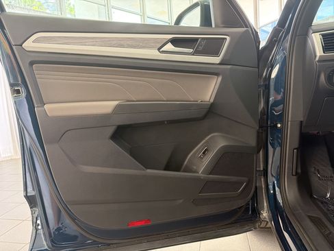 Used 2023 Volkswagen Atlas Cross Sport SE FWD image 14