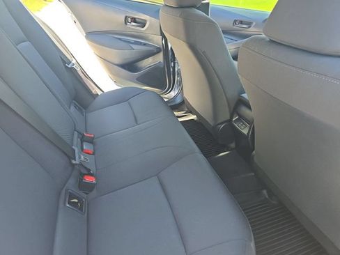 Used 2025 Toyota Corolla LE FWD image 12