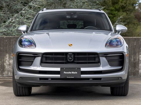 Certified 2026 Porsche Macan AWD/4WD image 8