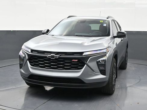 Used 2024 Chevrolet Trax RS w/ Driver Confidence Package FWD image 8