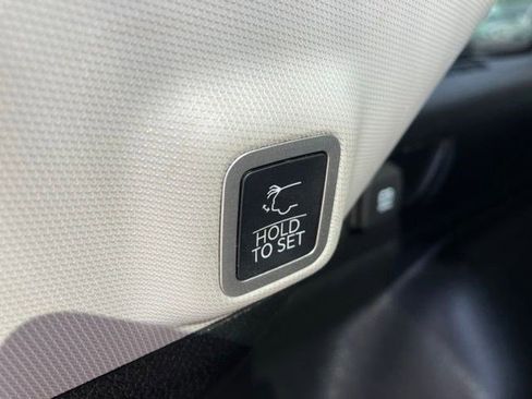 Certified 2023 Jeep Grand Cherokee Limited AWD/4WD image 27