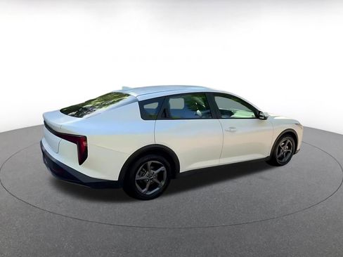Used 2025 Kia K4 LXS FWD image 14