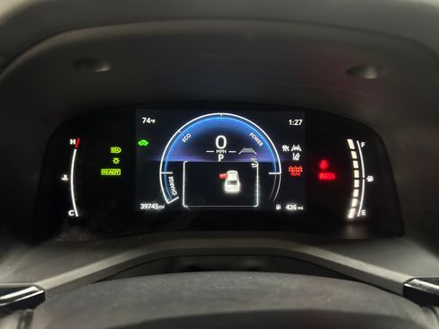 Used 2025 Toyota Camry SE FWD image 17
