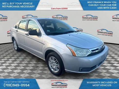 Used 2010 Ford Focus SE image 3