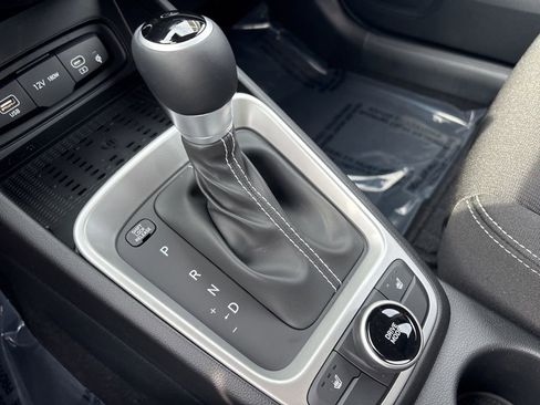 New 2026 Hyundai Venue SEL FWD image 18