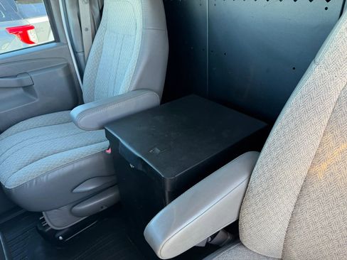 Used 2022 Chevrolet Express 2500 Regular Van 3D w/ Driver Convenience Package image 16