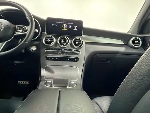 Used 2022 Mercedes-Benz GLC 300 4MATIC image 35