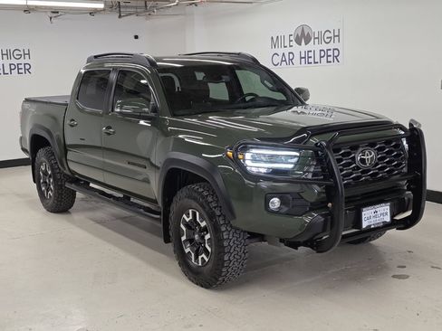 Used 2021 Toyota Tacoma TRD Off-Road w/ Technology Package AWD/4WD image 4