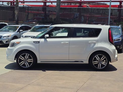 Used 2016 Kia Soul + w/ Soulful Package FWD image 9
