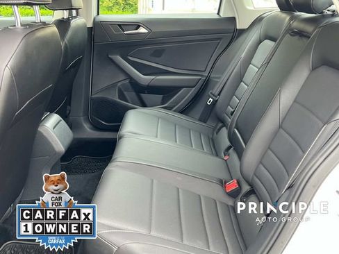 Used 2022 Volkswagen Jetta SE w/ Panoramic Sunroof Package image 28